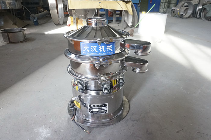 不銹鋼小型振動(dòng)篩材質(zhì)使用不銹鋼與碳制造而成。